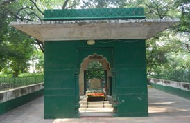 Neighbourhood of Old Fort: Heritage Walk to Old Fort Neighbourhood of Old Fort: Heritage Walk to Old Fort